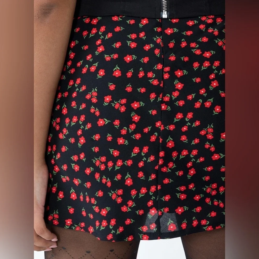 Princess Polly Kerri Mini Skirt Floral Red Black Valentine’s Skirt Women Size 4
